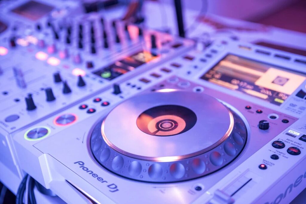 Copyright EVENTBE RADIO ©